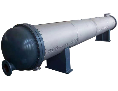 <b>我廠(chǎng)生產(chǎn)的列管式冷凝器(列管式換熱器) ，按材質(zhì)分為碳鋼列管冷凝、不銹鋼列管式冷凝器和碳鋼 與不銹鋼混合列管式冷凝三種，按形式分為固定管板式、浮頭式、U型管式換熱器， 按</b>